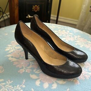 Tahari Black Snakeskin Heels Sz 11 EUC!